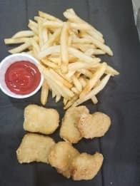 Box Nuggets & Fries (6)